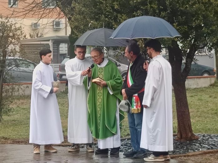 La commemorazione con il sindaco Aporti