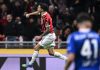 Milan vince ancora in rimonta, Como piegato 2-1