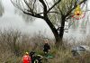 Auto in bilico sulla riva del fiume Oglio: 82enne tratto in salvo dai vigili del fuoco