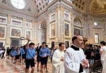 Un “mare azzurro” in Sant’Andrea, centinaia di scout alla Messa del giubileo degli adolescenti