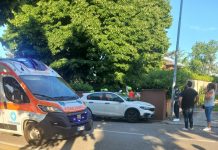 Malore mentre è alla guida, muore sotto gli occhi di moglie e figlio