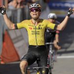 Van Aert vince 9^ tappa a Siena, Del Toro maglia rosa Van Aert vince 9^ tappa a Siena, Del Toro maglia rosa