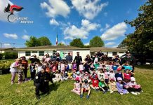 I piccoli della scuola d’infanzia di Porto Mantovano in visita alla caserma dei carabinieri