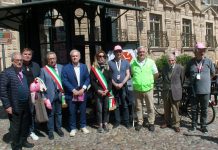 Mostra su Guerra e Bergamaschi in piazza Canossa