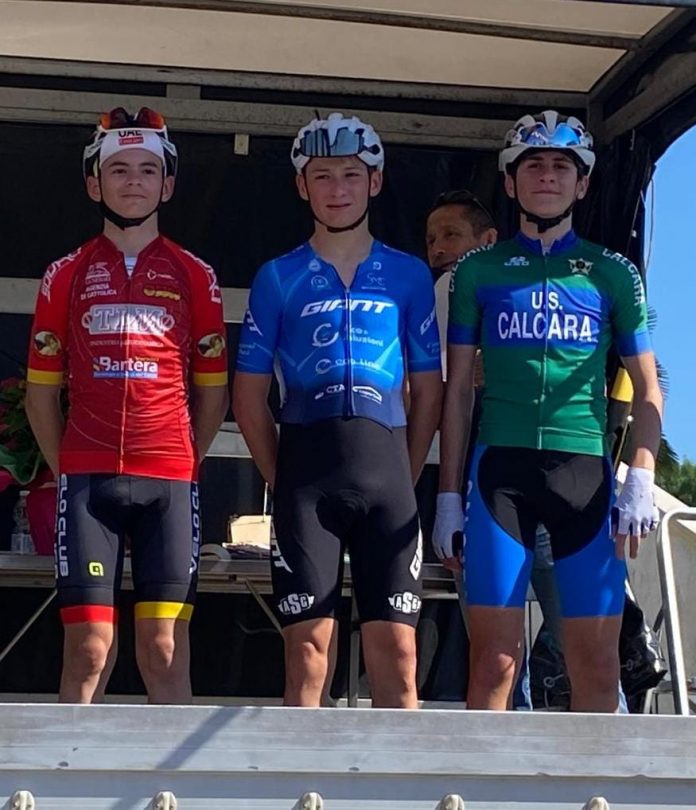 Giovanni Busca sul podio_3521757 Giovanni Busca sul podio_3521757