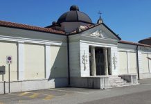 Stranieri trovati a bivaccare e a picchiarsi dentro il cimitero
