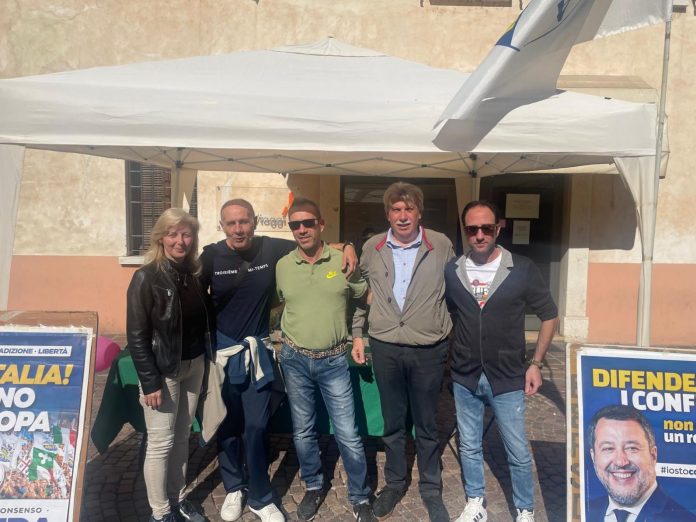 Un gazebo della Lega a Goito