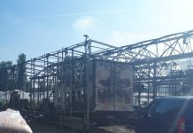 Incendio nella notte alla floricoltura “Bluflora” di Quingentole, danni ingenti