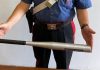 In giro con una mazza da baseball in auto: denunciato un 50enne