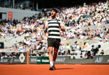 Alcaraz vince il Roland Garros, Sinner ko al super tie-break