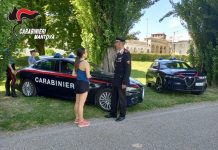 Minorenni rompono gli specchietti delle auto a Porto Mantovano. I carabinieri li scoprono, i genitori pagano i danni
