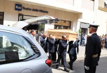 Baudo, chiusa la camera ardente al Teatro delle Vittorie