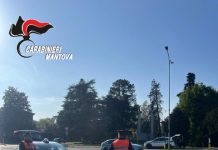 Controlli dei carabinieri sulle strade di Ferragosto: patenti ritirate e denunce alcol e droga al volante. Confiscata una Opel Zafira