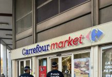 Furto finisce in rapina: 23enne finisce in carcere. Camerunense arrestato dalla Polizia locale al Carrefour