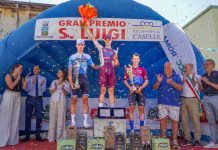 Ciclismo dilettanti – Il voltese Gianluca Cordioli vince in volata il “Gp San Luigi” podio Cordioli