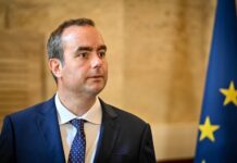 Francia, Macron nomina Lecornu primo ministro