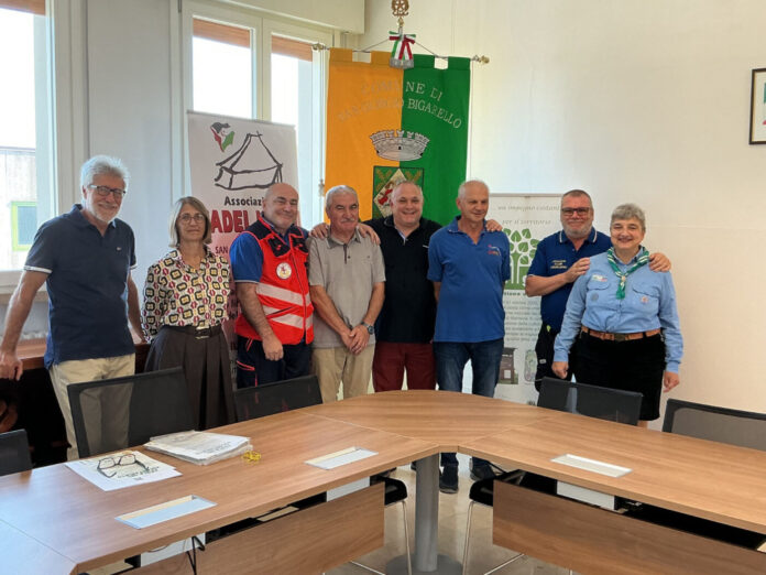 Foto di gruppo per la presentazione della Festa del Volontariato_3687482