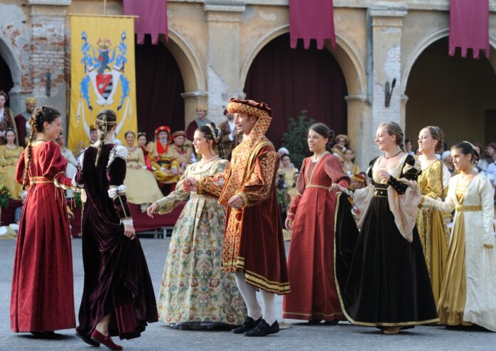 Isola Dovarese, una passata edizione del Palio delle Contrade_3687138