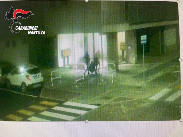 furto parrucchiere 1