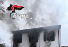 Brucia la casa: 92enne salvato dai vicini. Niente da fare per il suo cane. Abitazione inagibile