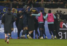 Lazio eroica, resta in 9 ma vince a Parma