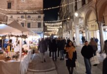 Ultima domenica prima di Natale, altro pienone in città