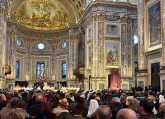 Sant’Andrea, concluso il Giubileo della diocesi nel segno della famiglia: «I Sacri Vasi rimarranno visibili»