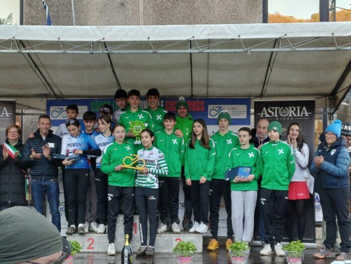 Eleonora Flaviani con la maglÃ²ia dell'Fci Lombardia vincitrice della Coppa Italia Team Relay_3821821