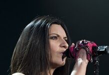 Laura Pausini raddoppia la data zero al PalaUnical