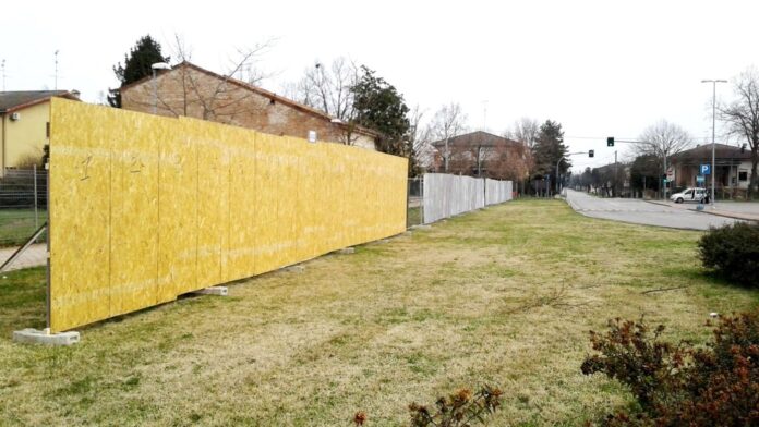 PRO_Pegognaga cartelloni elettorali in via Berlinguer_609070