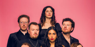 Gli auguri di Natale con “Together at Christmas!”