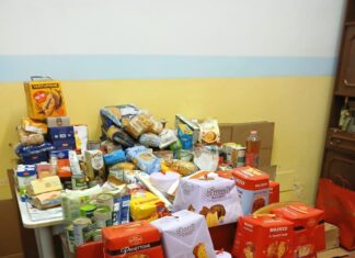 Viadana: gli alunni del Sanfelice raccolgono alimenti per chi è in difficoltà alimenti studenti sanfelice_3817779