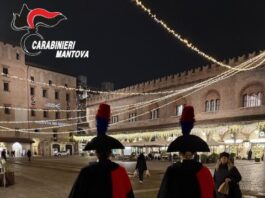 Sicurezza rafforzata a Mantova: in centro la pattuglia in uniforme storica