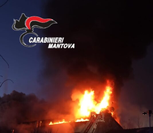 Due incendi in provincia. A Villanova de Bellis 7 intossicati in un agriturismo. Fiamme anche a Castiglione