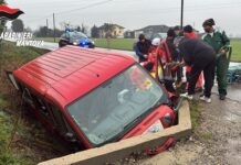 Furgone per trasporto disabili finisce fuori strada lungo la Postumia: tre feriti a Gazoldo degli Ippoliti