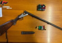 Non poteva detenere armi ma aveva in casa la doppietta del padre: 62enne denunciato dai carabinieri