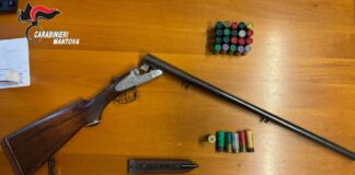 Non poteva detenere armi ma aveva in casa la doppietta del padre: 62enne denunciato dai carabinieri