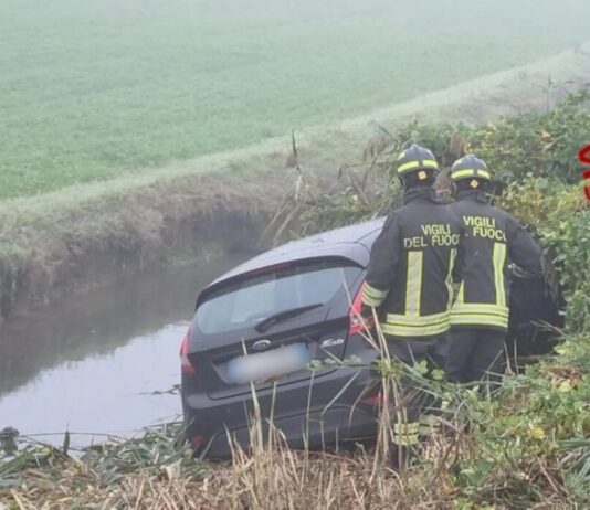 Strade basse ghiacciate: tre auto fuori strada in tre ore