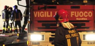 Pegognaga, auto prende fuoco con due persone a bordo, nessun ferito