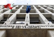 Mit “Nessun commissariamento dei porti italiani”