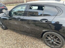 Insegue e sperona l’auto della vicina di casa di cui si è invaghito: arrestato un 21enne. Ferita la donna e la sua bimba