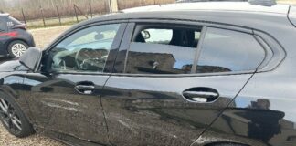 Insegue e sperona l’auto della vicina di casa di cui si è invaghito: arrestato un 21enne. Ferita la donna e la sua bimba