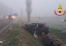 Ghiaccio e nebbia. Schianto fra un furgone e un’auto: due feriti a Mariana Mantovana