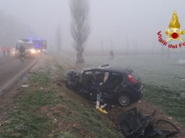 Ghiaccio e nebbia. Schianto fra un furgone e un’auto: due feriti a Mariana Mantovana