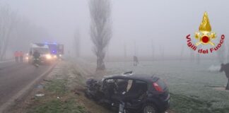 Ghiaccio e nebbia. Schianto fra un furgone e un’auto: due feriti a Mariana Mantovana