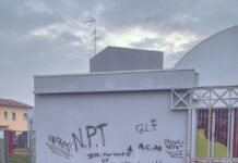 Vandali senza freni a Cerese: devastato palatennis, palestra elementare e imbrattato il centro di aggregazione giovanile