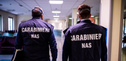 Controlli dei Nas su farmacie e strutture sanitarie: sequestri per più di 800mila euro e 4 persone indagate