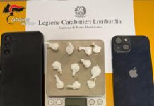 Spacciava andando in giro in monopattino tra città e hinterland: in manette un 23enne