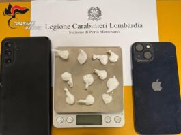 Spacciava andando in giro in monopattino tra città e hinterland: in manette un 23enne