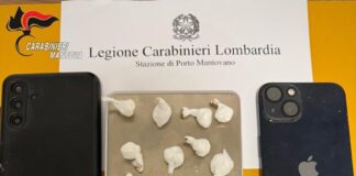 Spacciava andando in giro in monopattino tra città e hinterland: in manette un 23enne